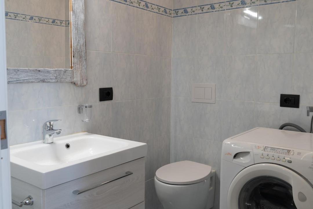 Photo of Bathroom in Calozzo