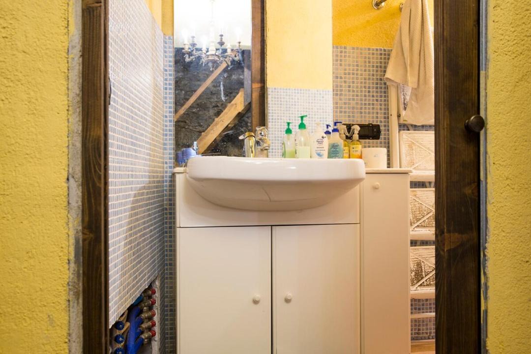 Photo of Bathroom in Seui Historic Centre