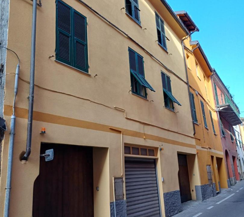 Photo of Buildings in Gavi