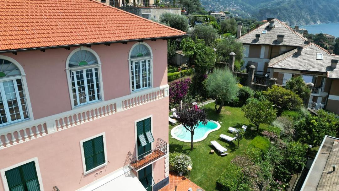 Photo of Others in Recco