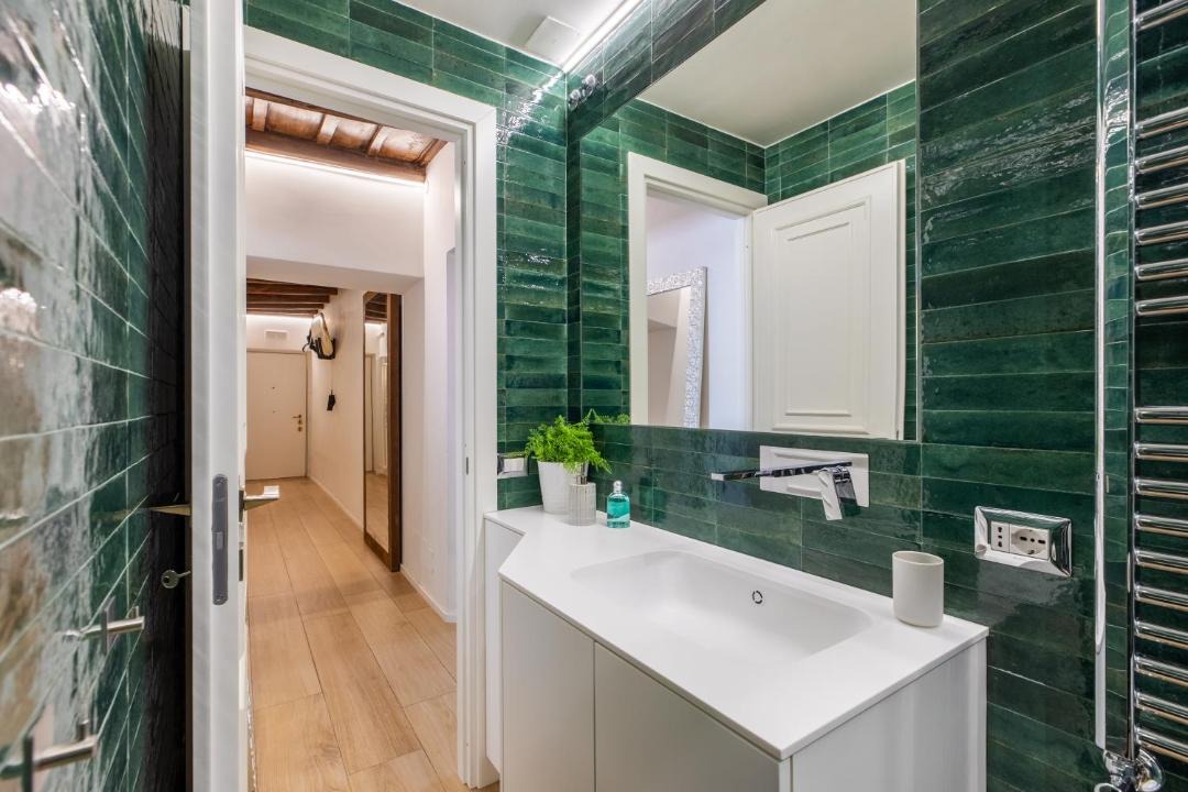 Photo of Bathroom in Esquilino