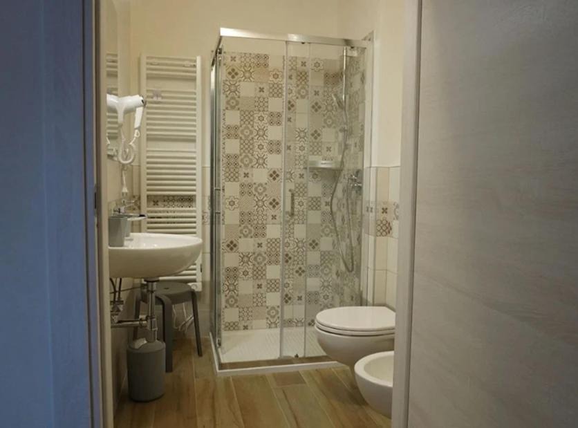Photo of Bathroom in Torrile