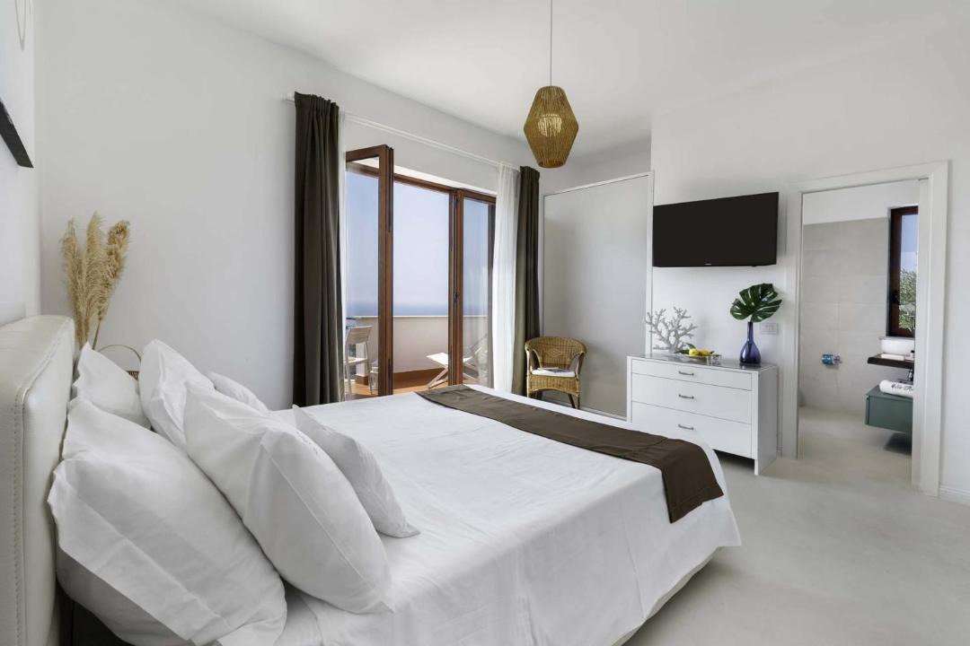 Photo of Bedroom in Sirenuse