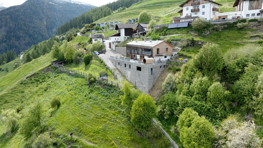 Photo of Buildings in Laudes