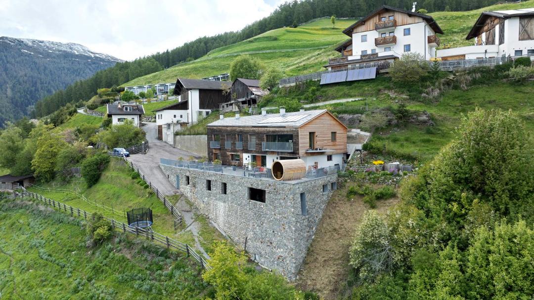 Photo of Buildings in Laudes