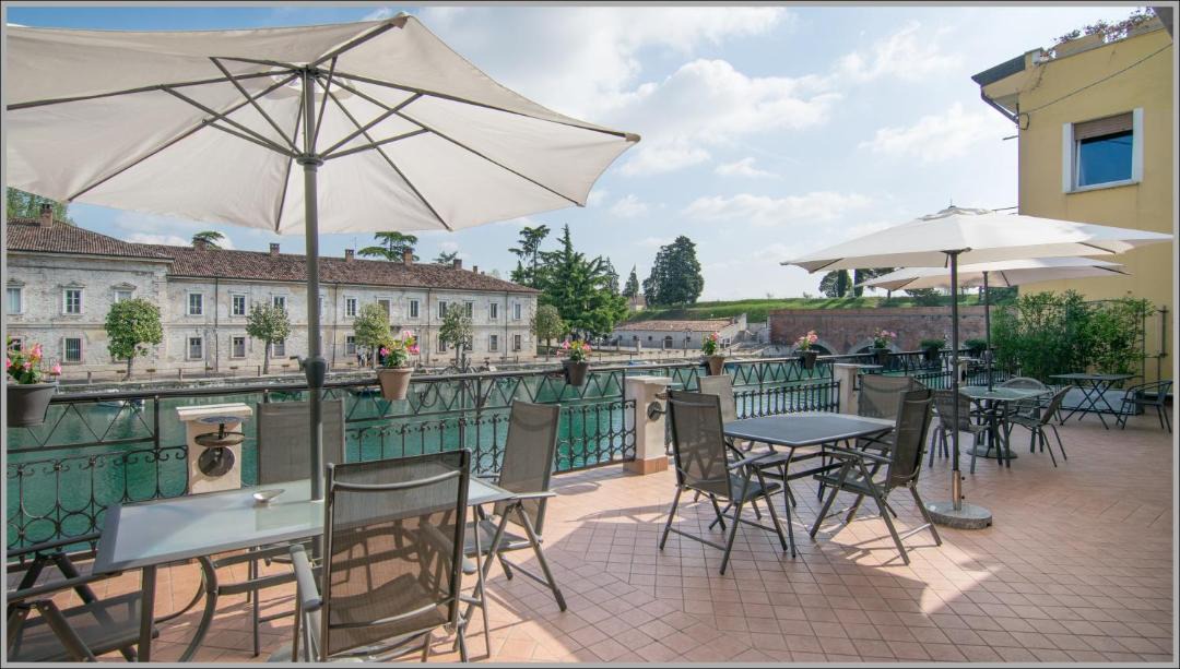 Photo of Patio Balcony in Peschiera del Garda City Centre