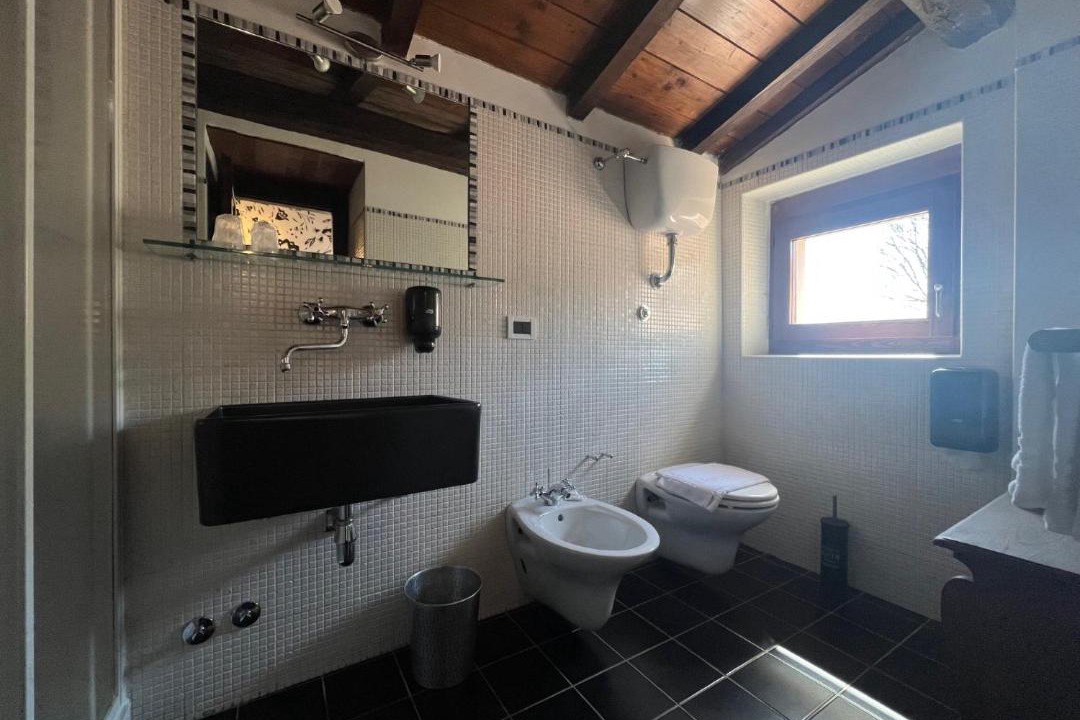 Photo of Bathroom in Santo Stefano di Sessanio