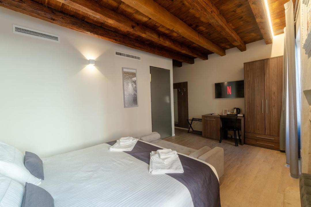 Photo of Bedroom in Peschiera del Garda City Centre