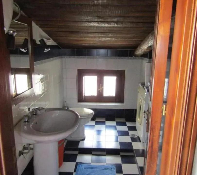 Photo of Bathroom in Mendicino
