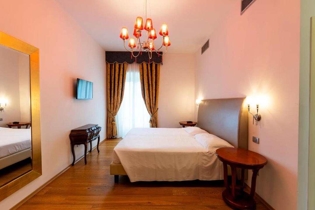 Photo of Bedroom in Varano Borghi