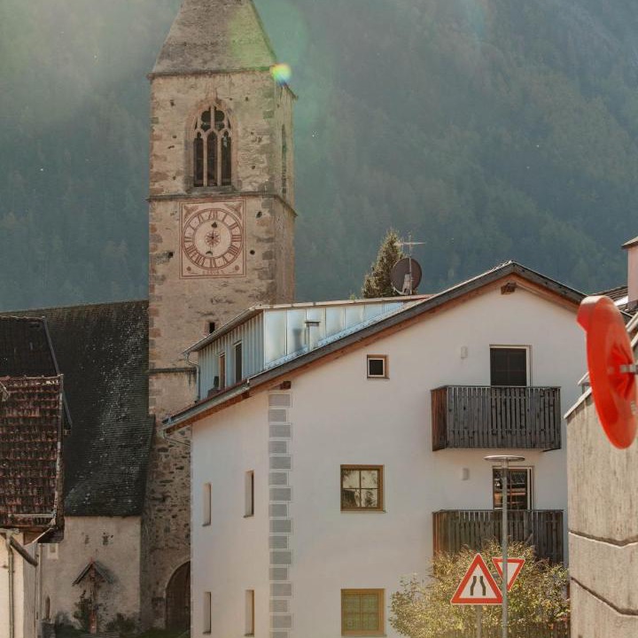 Photo of Buildings in Laudes
