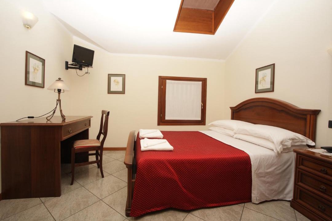 Photo of Bedroom in Fara Olivana Con Sola