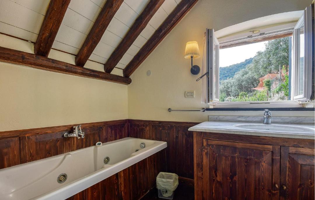 Photo of Bathroom in Recco