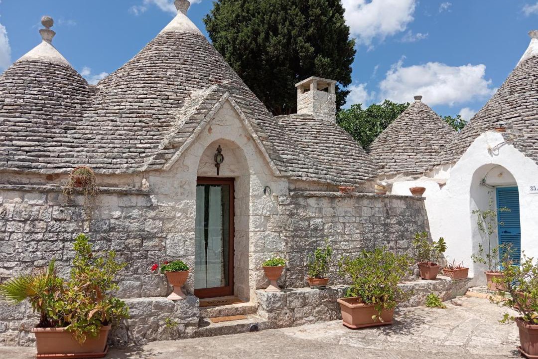 Photo of Buildings in Alcanterini