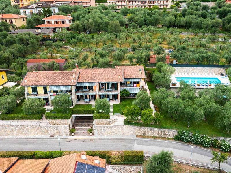 Photo of Others in Assenza