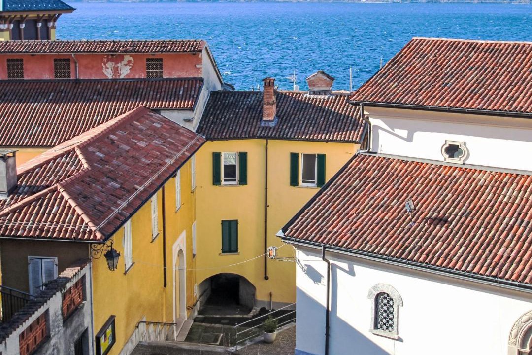 Photo of Buildings in Porto Valtravaglia