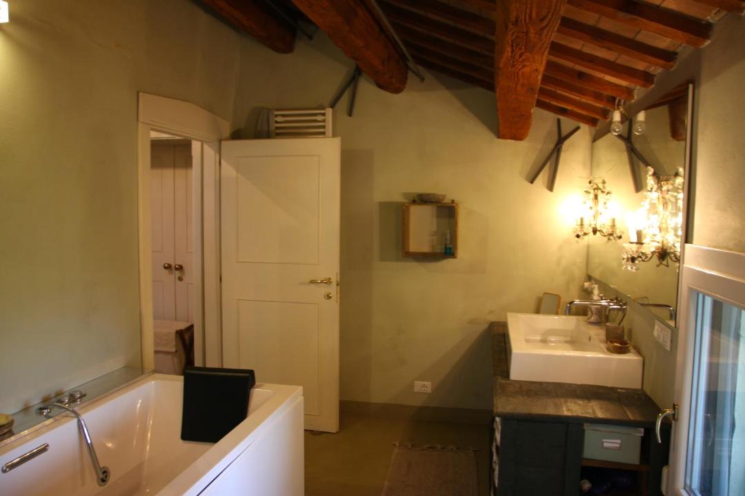 Photo of Bathroom in Borgo Montone