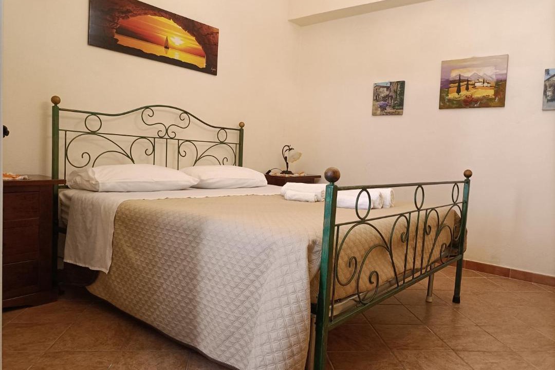 Photo of Bedroom in Montelepre
