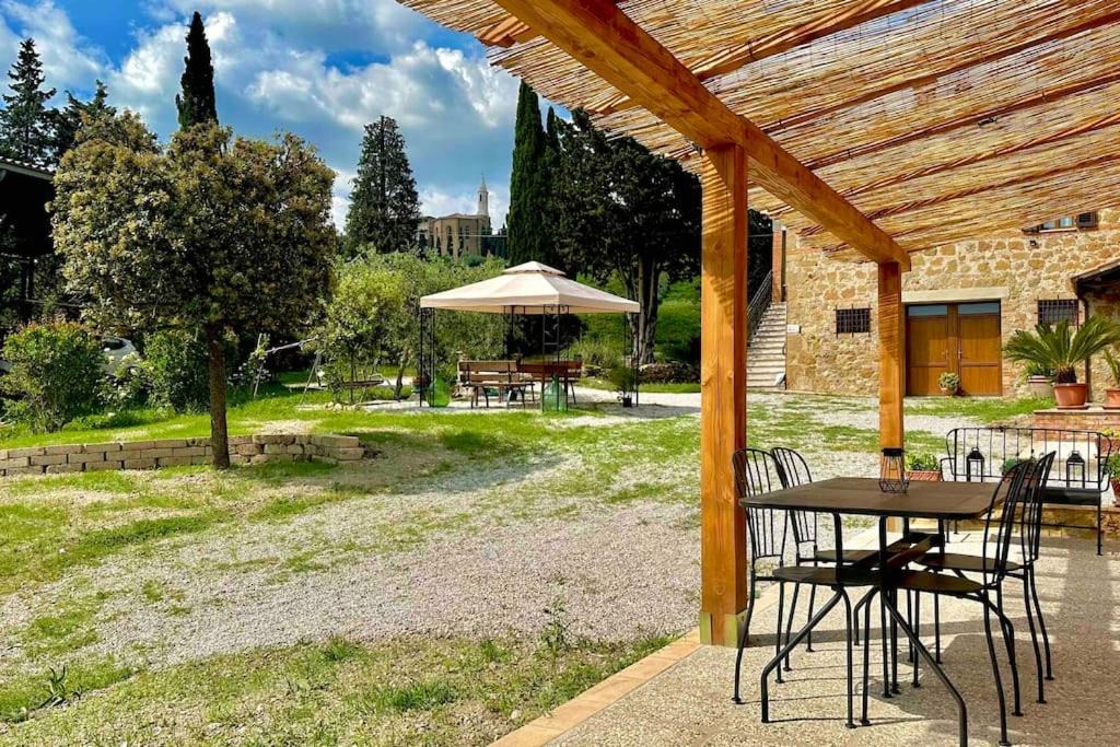 Photo of Others in Pienza