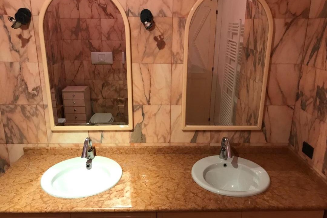 Photo of Bathroom in Magenta