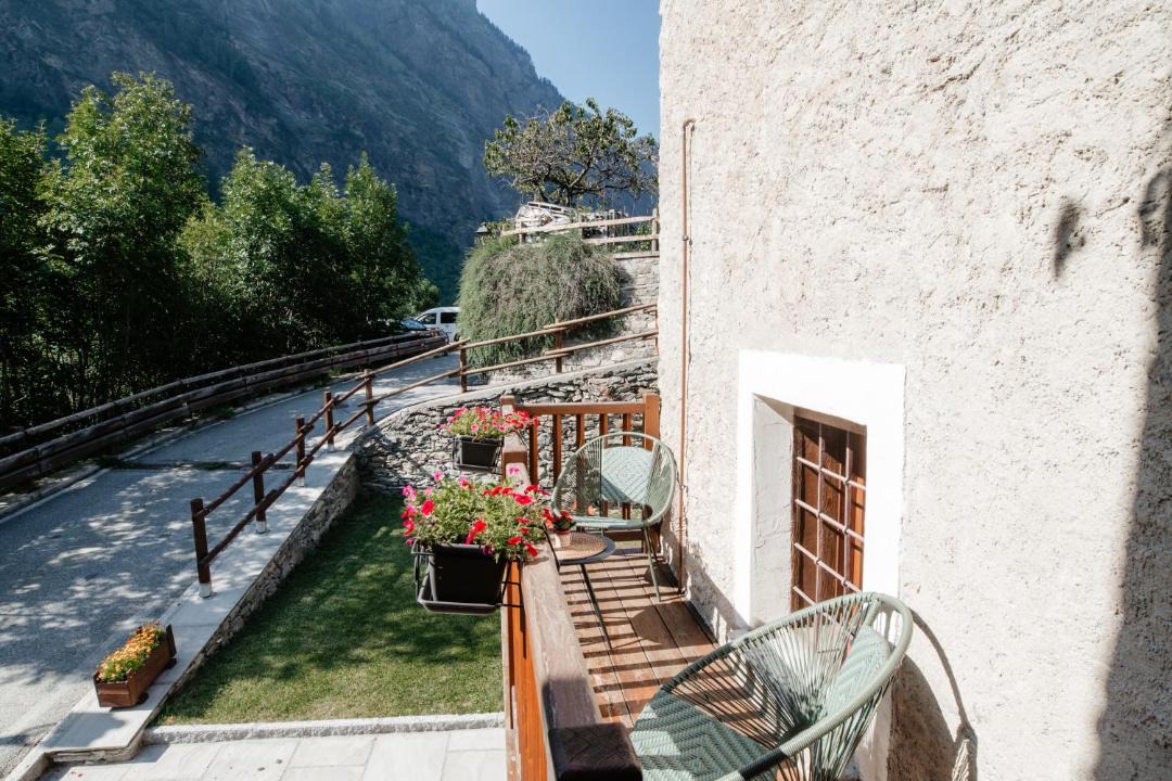 Photo of Patio Balcony in Coveyrand-Vieu