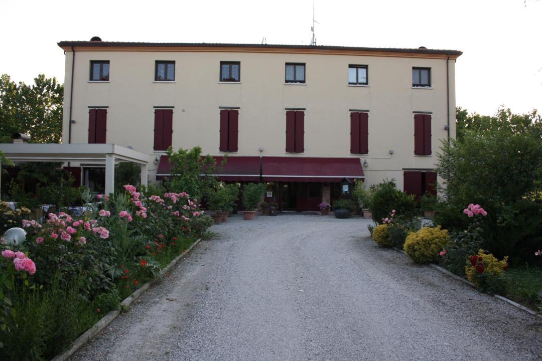 Photo of Others in Ostellato