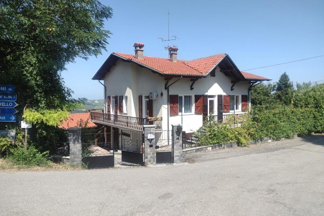 Photo of Others in Montecalvo Versiggia