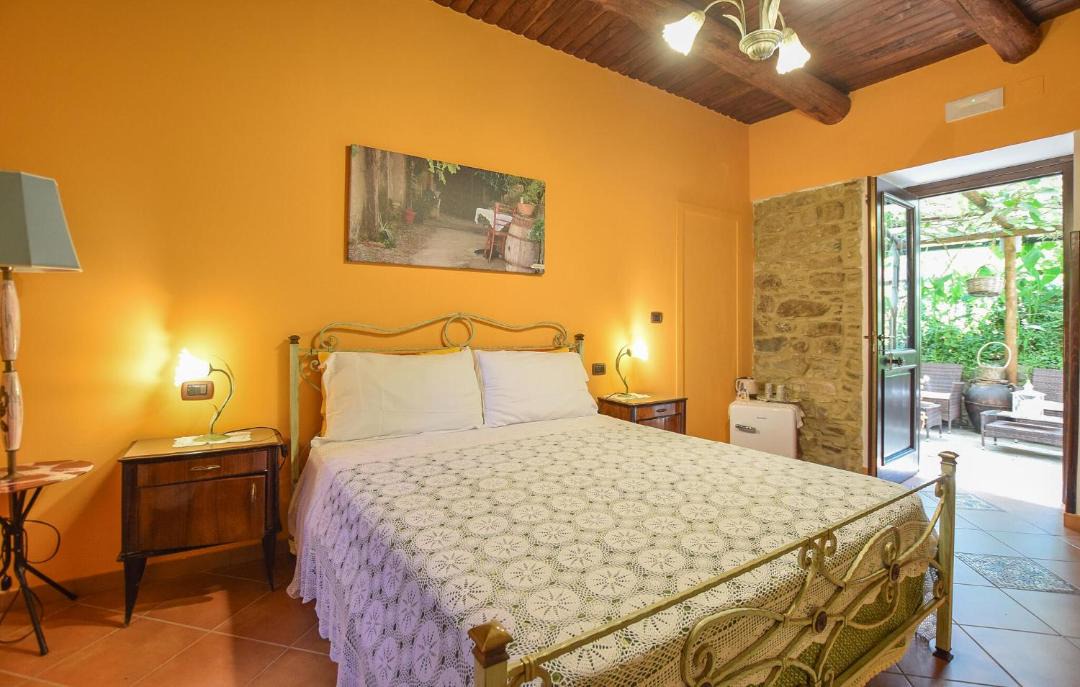 Photo of Bedroom in Laureana Cilento