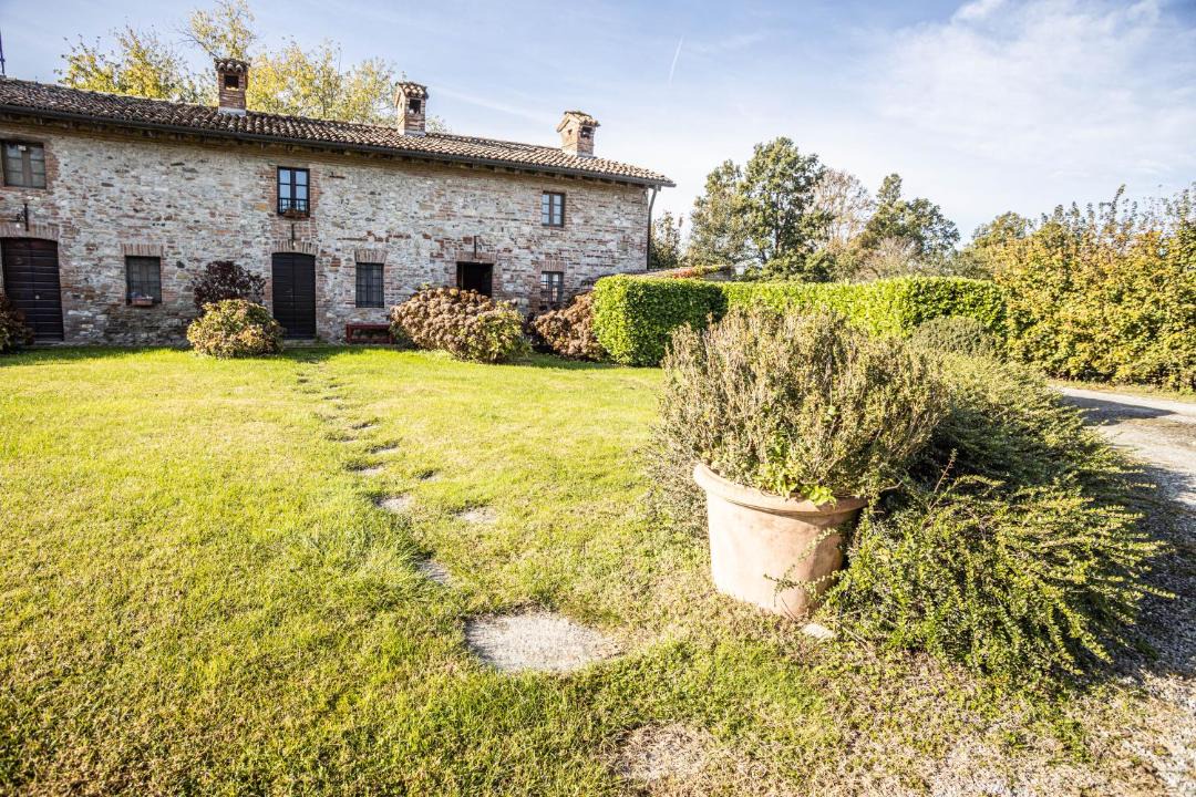 Photo of Buildings in Agazzano