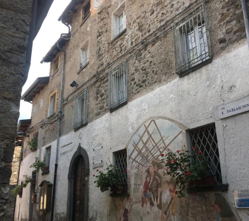 Photo of Buildings in Parlasco