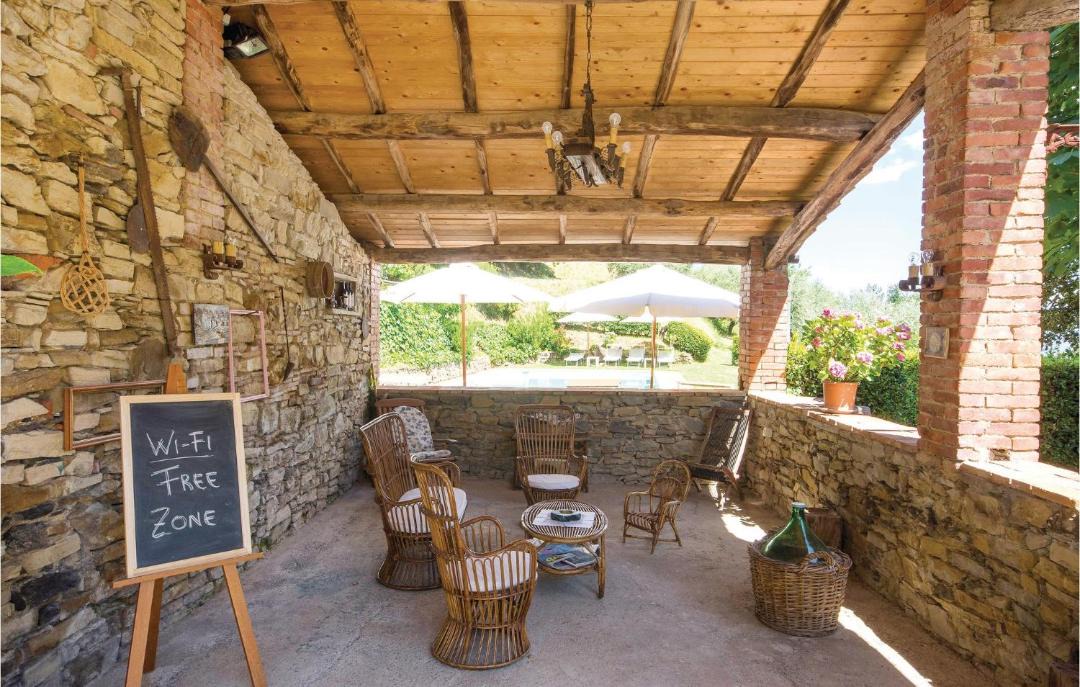Photo of Patio Balcony in Saturnana