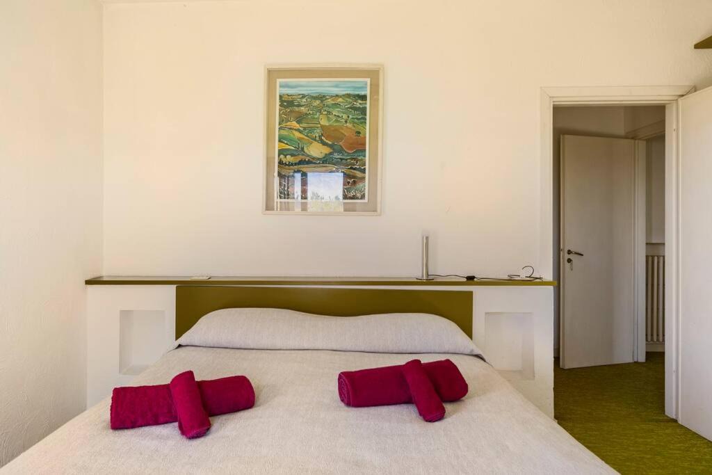 Photo of Bedroom in Momperone