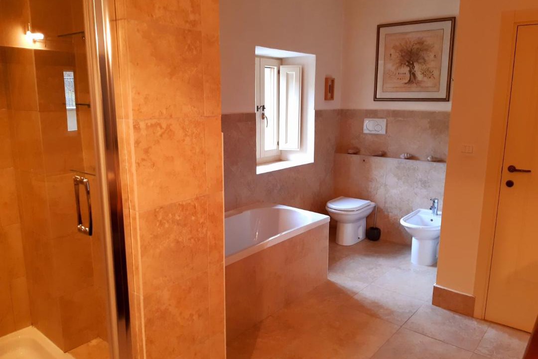 Photo of Bathroom in Venarotta