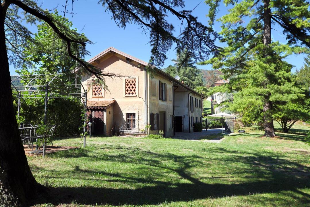 Photo of Buildings in Canova