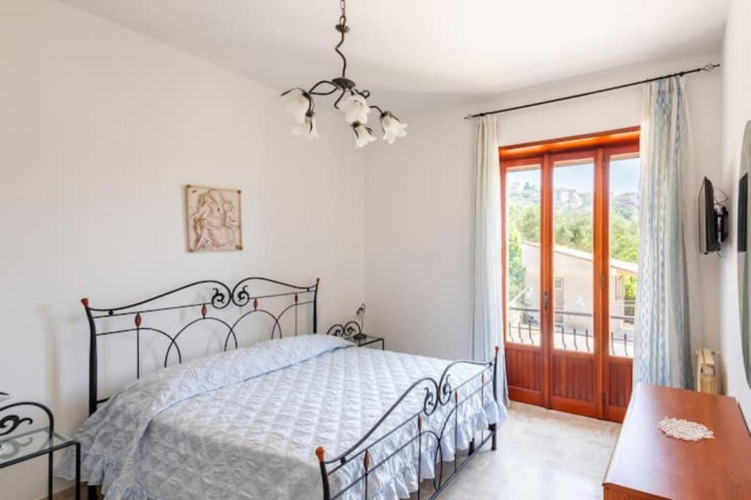 Photo of Bedroom in Minturno