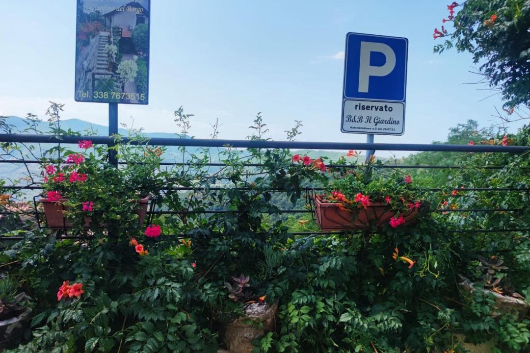 Photo of Outdoor in Lustra