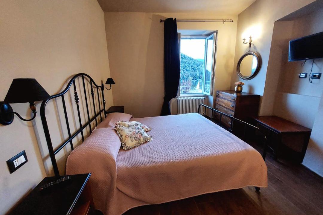 Photo of Bedroom in Piediluco