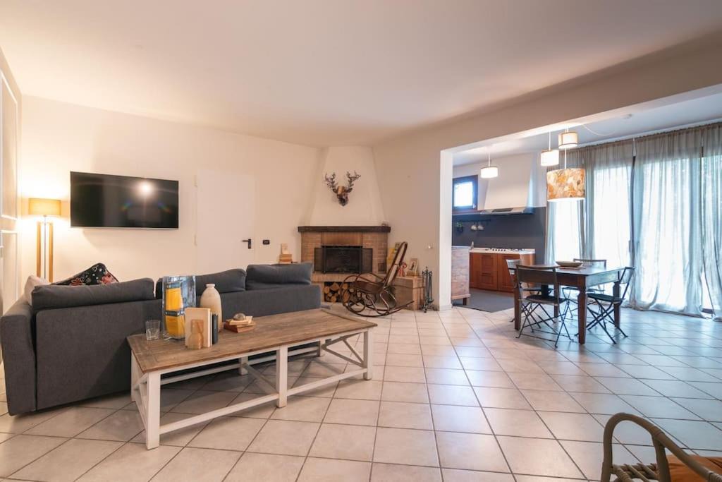 Photo of Livingroom in Castello di Serravalle