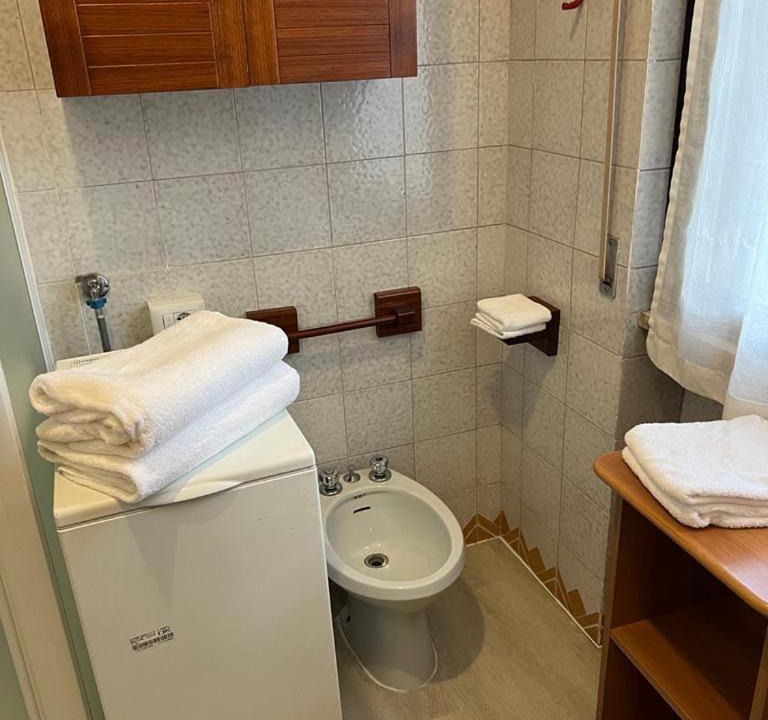 Photo of Bathroom in Crema