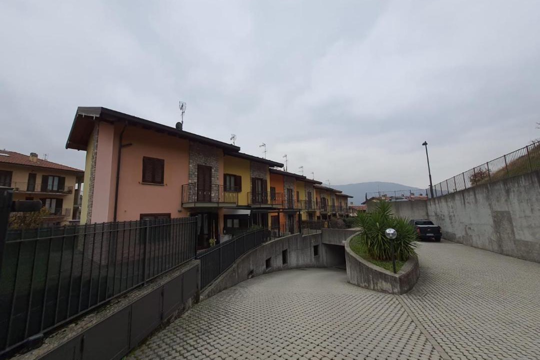 Photo of Buildings in Calolziocorte