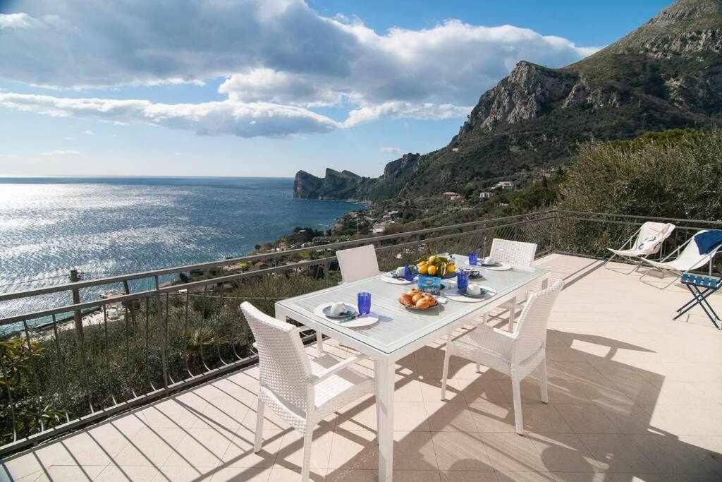 Photo of Patio Balcony in Sirenuse