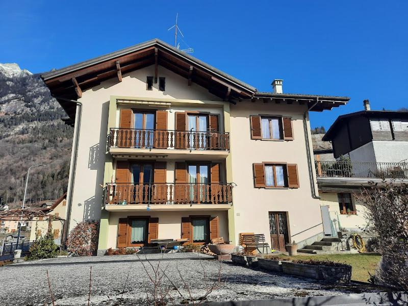 Photo of Buildings in Croveo