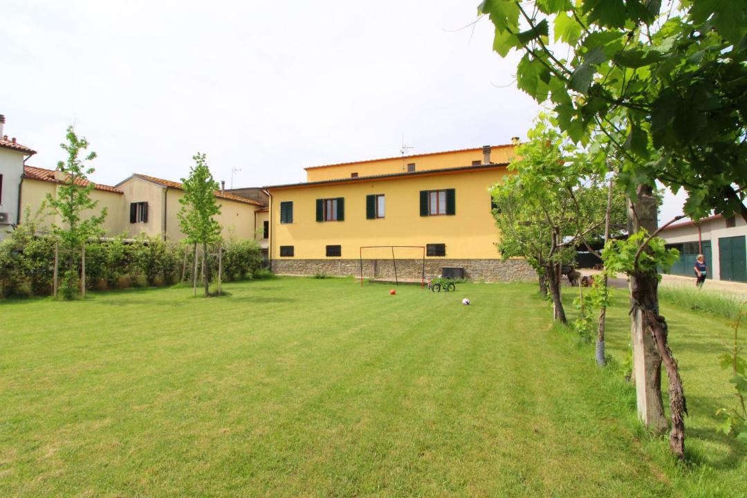 Photo of Buildings in Le Piazze