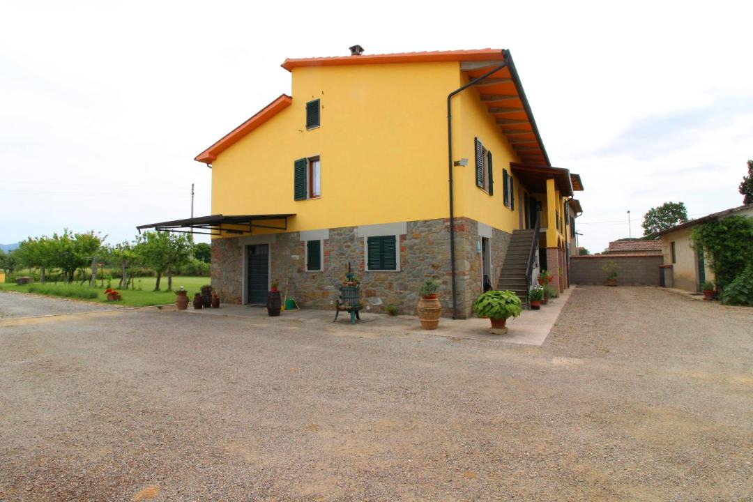 Photo of Buildings in Le Piazze