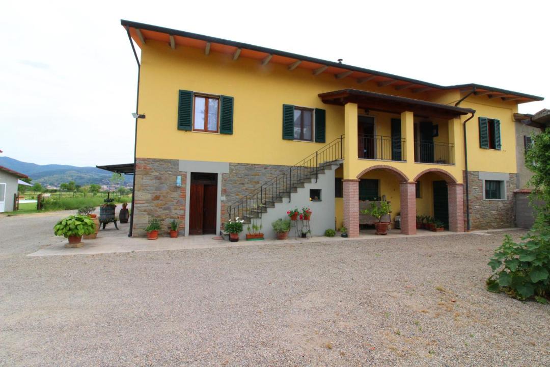 Photo of Buildings in Le Piazze