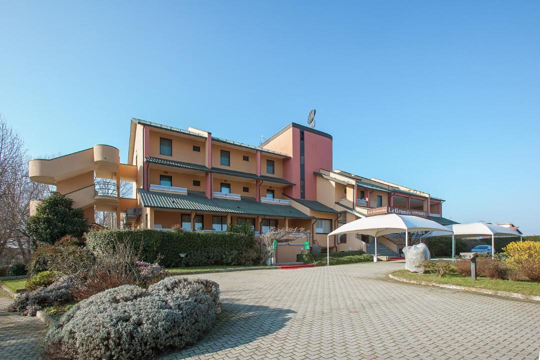 Photo of Buildings in Cava Manara