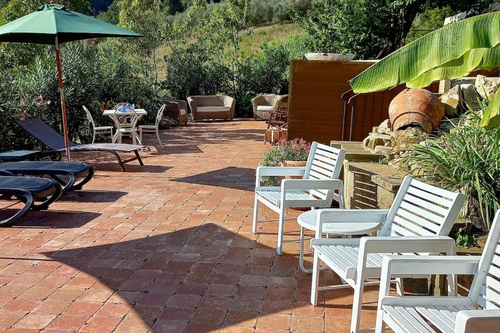 Photo of Patio Balcony in Lari