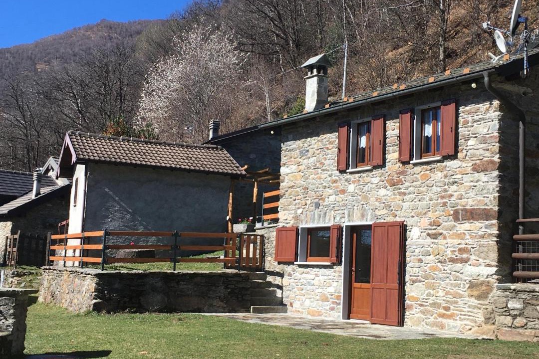 Photo of Buildings in Cremia