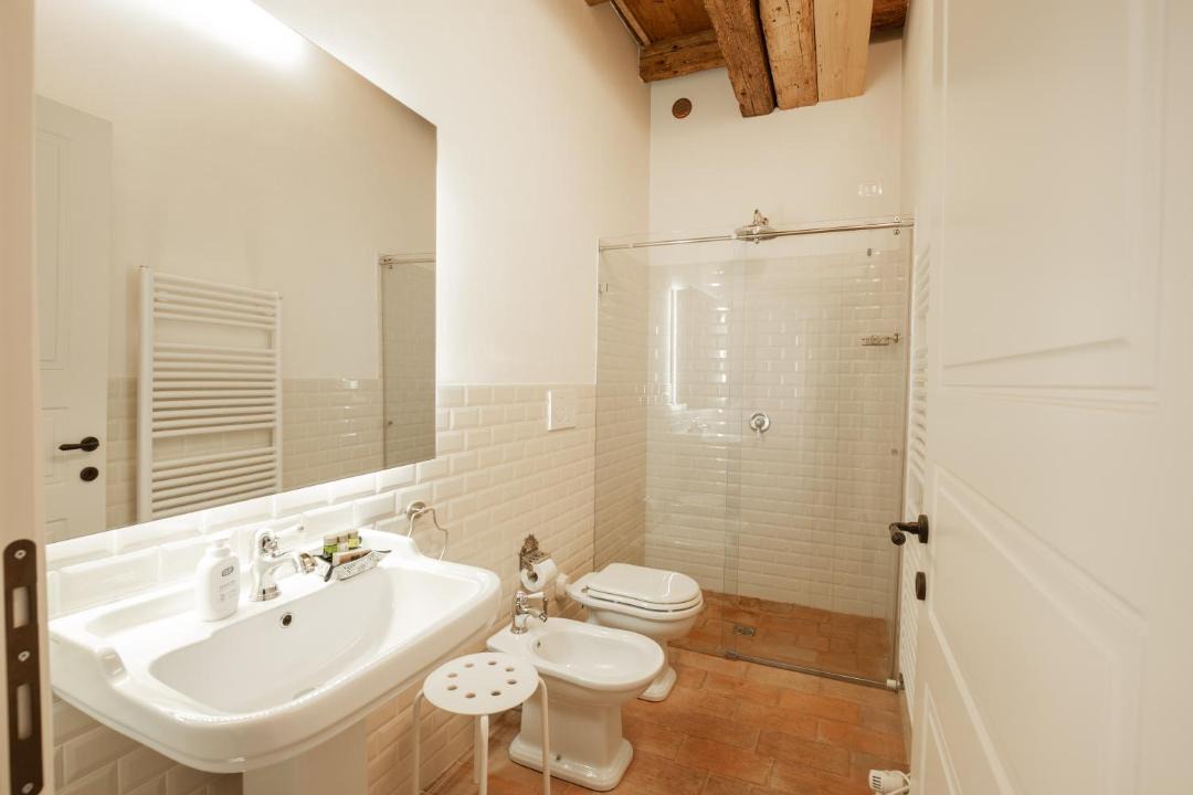 Photo of Bathroom in Cola