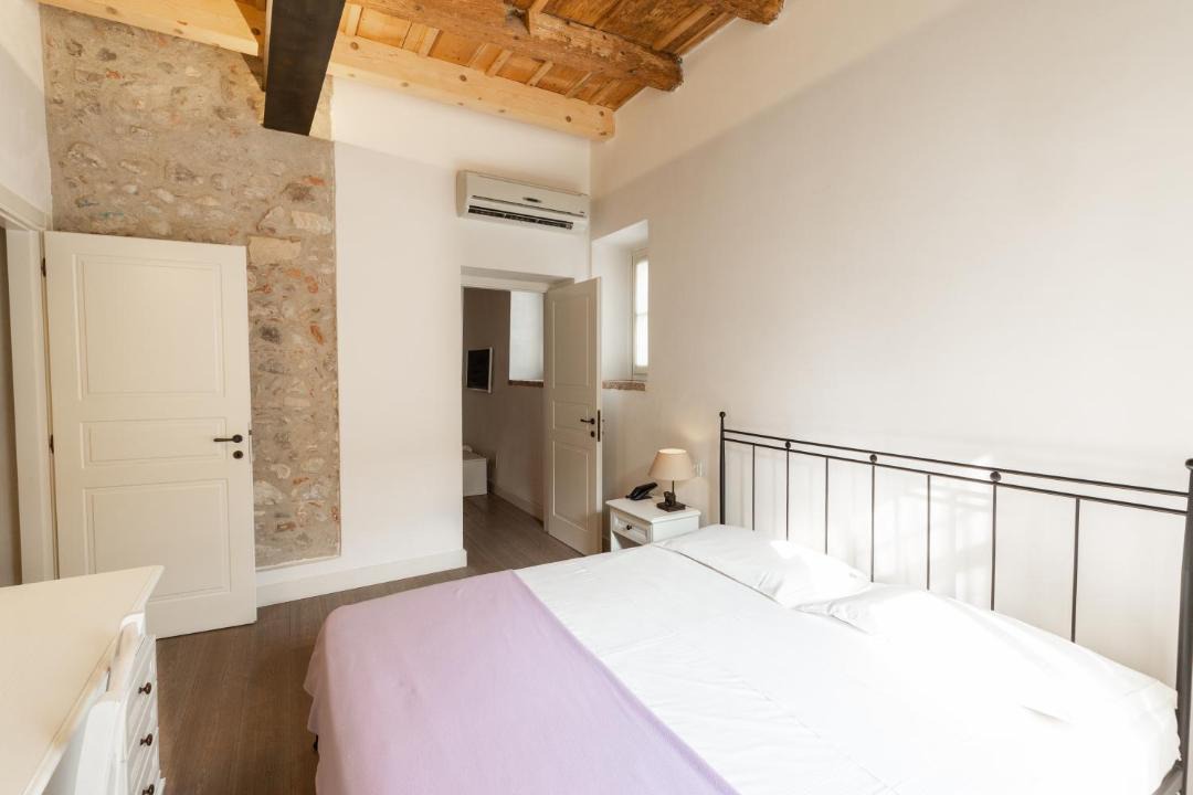 Photo of Bedroom in Cola